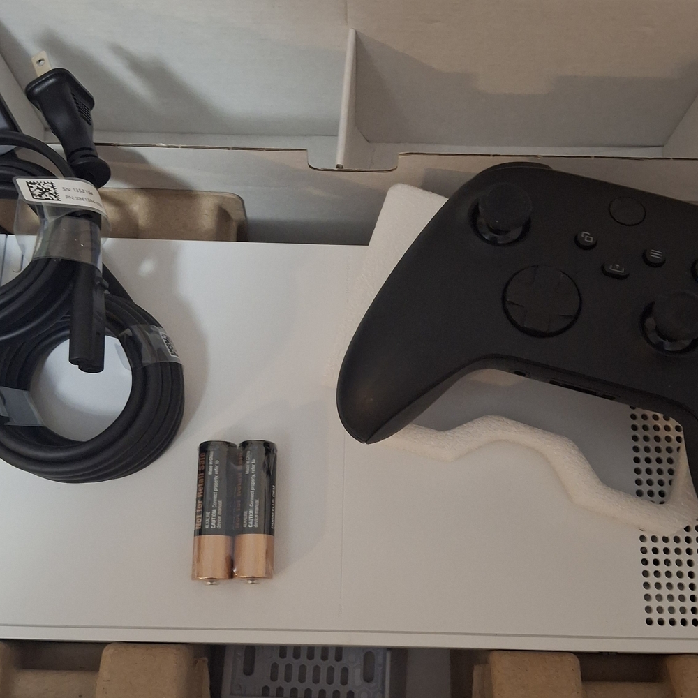 Xbox Series S 512GB Console - White - Picture 7 of 7